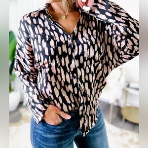 Andrée by Unit Brush Stroke Long Sleeve Button Down Top